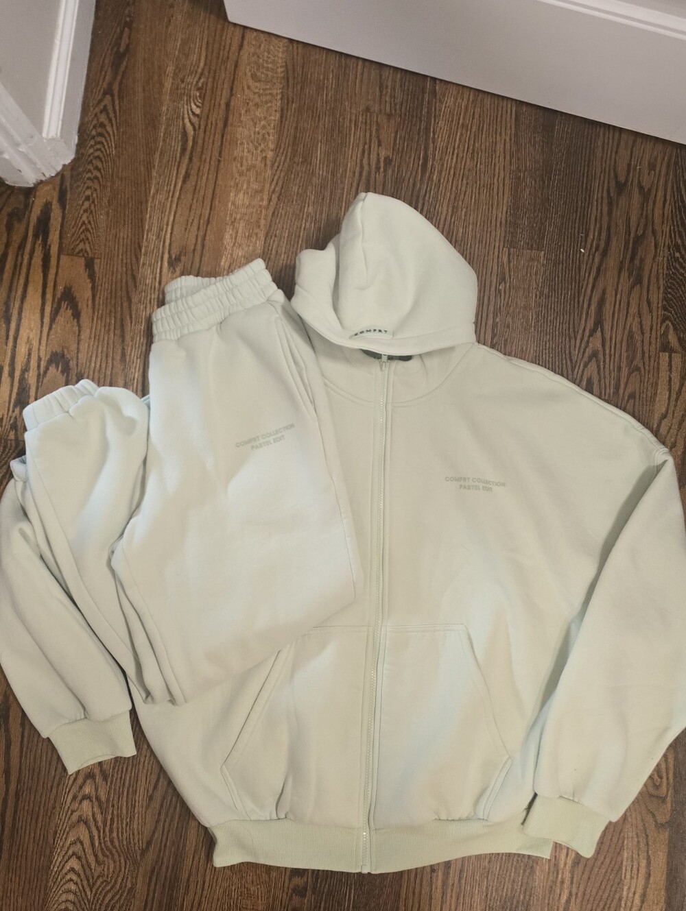 Set COMFORT Oversized Mint Green Zip Hoodie & Joggers Set - Picture 3 of 6
